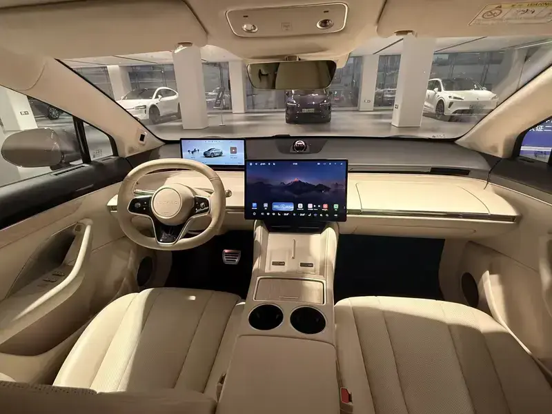 2025 Luxeed R7 с пробегом 9 000 км