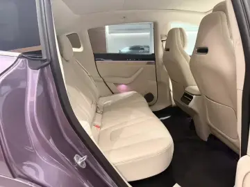 2025 Luxeed R7 с пробегом 9 000 км