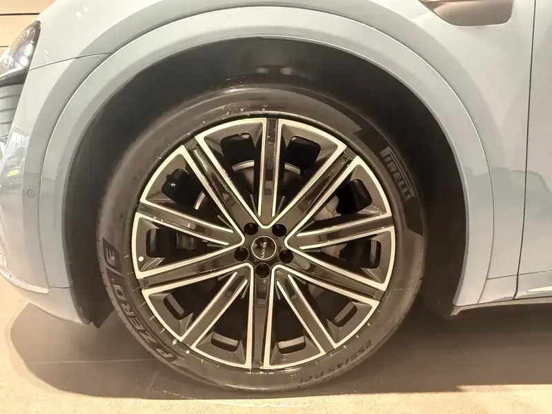 2024 Luxeed R7 с пробегом 18 000 км