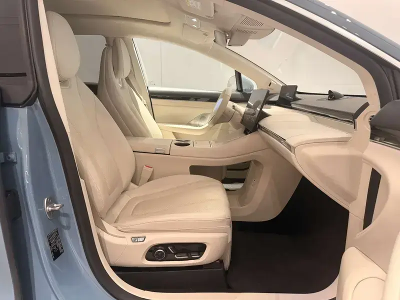 2024 Luxeed R7 с пробегом 18 000 км