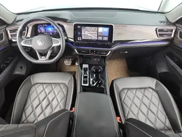 2025 Volkswagen Atlas с пробегом 17 653 км