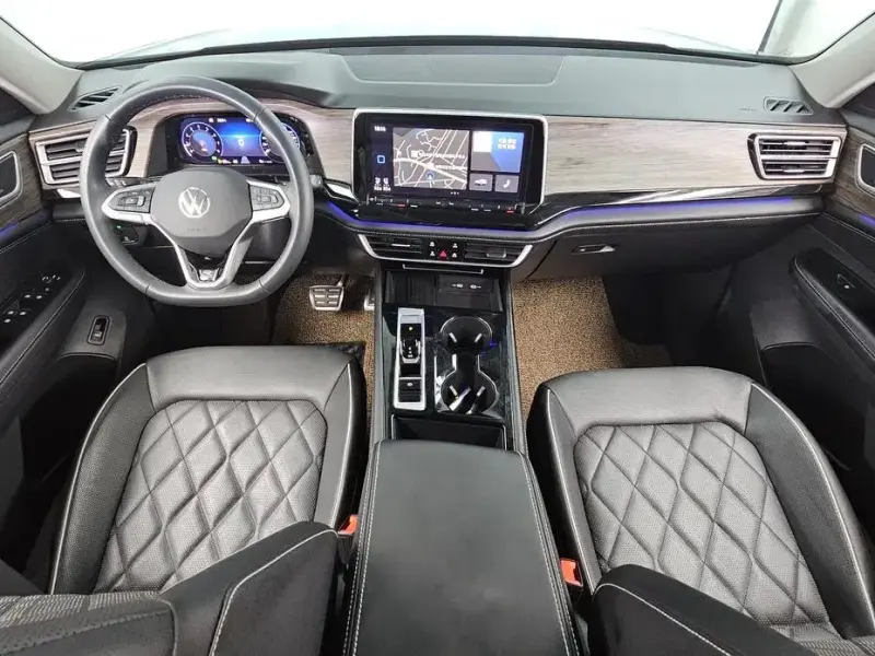 2025 Volkswagen Atlas с пробегом 17 653 км