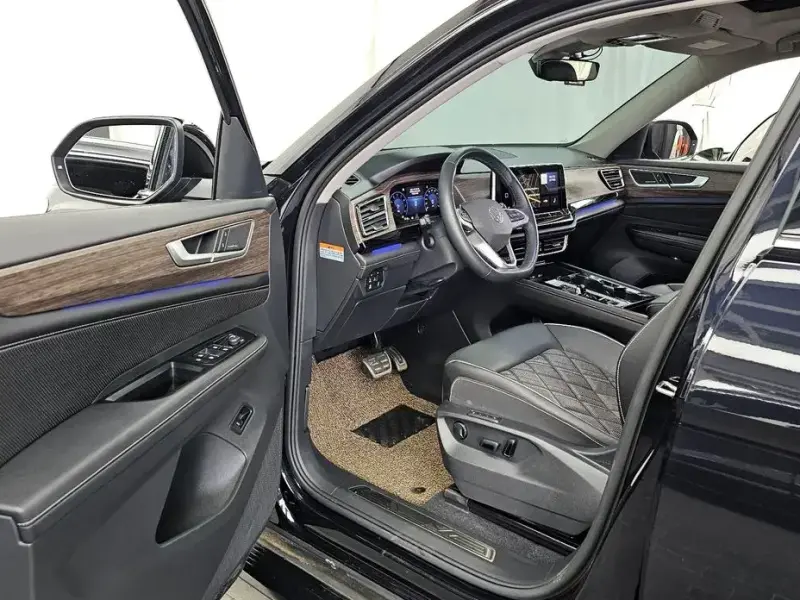 2025 Volkswagen Atlas с пробегом 17 653 км