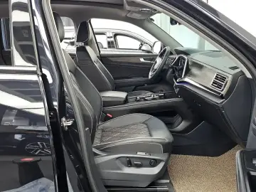 2025 Volkswagen Atlas с пробегом 17 653 км