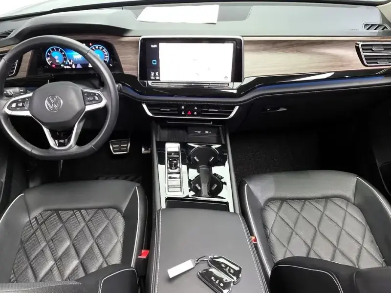 2025 Volkswagen Atlas с пробегом 16 542 км