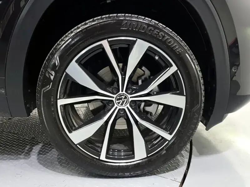 2025 Volkswagen Atlas с пробегом 16 542 км
