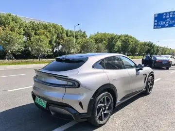 2025 Xiaomi YU7 с пробегом 13 000 км
