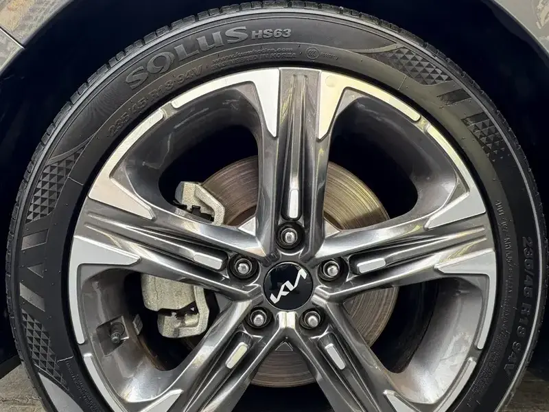 2021 Kia K5 с пробегом 36 000 км