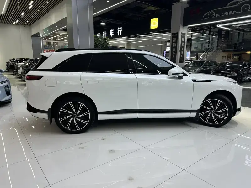 2022 Xpeng G9 с пробегом 105 200 км