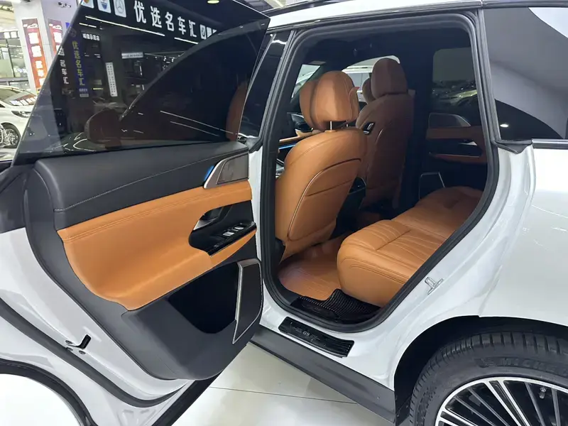 2022 Xpeng G9 с пробегом 105 200 км