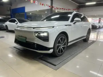 2022 Xpeng G9 с пробегом 102 000 км