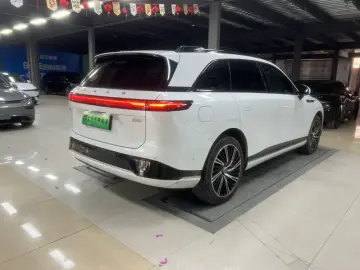2022 Xpeng G9 с пробегом 102 000 км