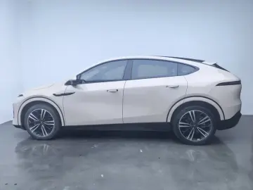 2023 Xpeng G6 с пробегом 42 900 км