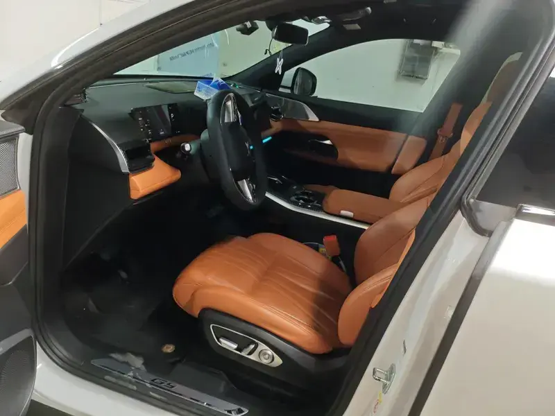 2022 Xpeng G9 с пробегом 61 000 км