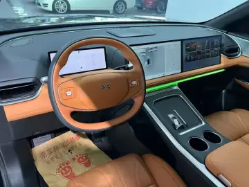 2025 Xpeng G9 с пробегом 5 000 км