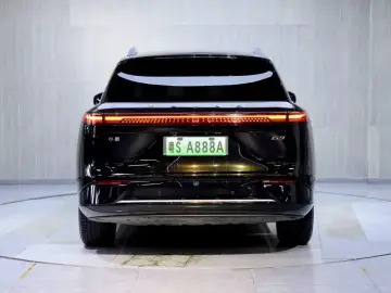 2024 Xpeng G9 с пробегом 65 000 км