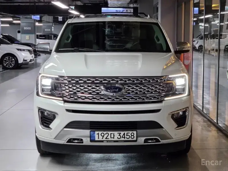 2021 Ford Expedition с пробегом 60 000 км