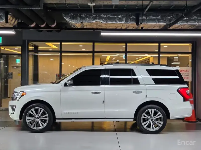 2021 Ford Expedition с пробегом 60 000 км