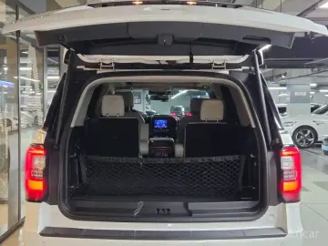 2021 Ford Expedition с пробегом 60 000 км
