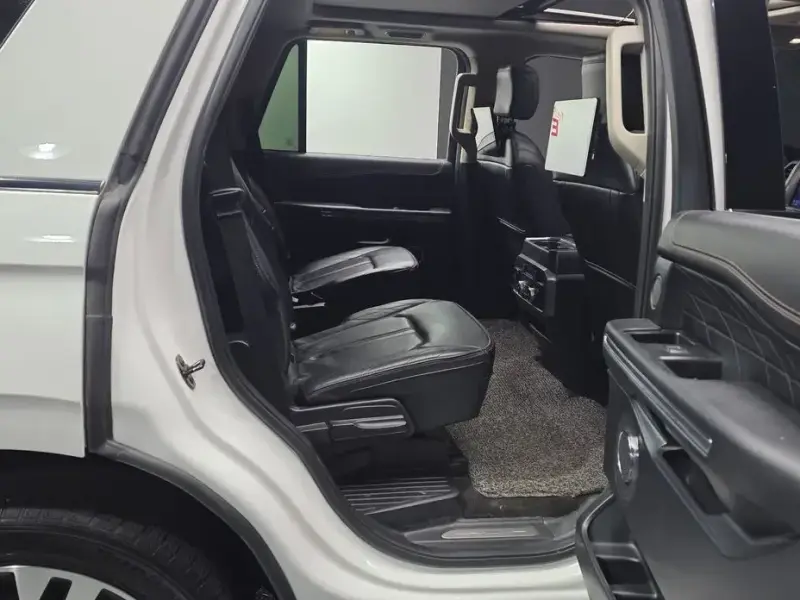 2021 Ford Expedition с пробегом 95 383 км