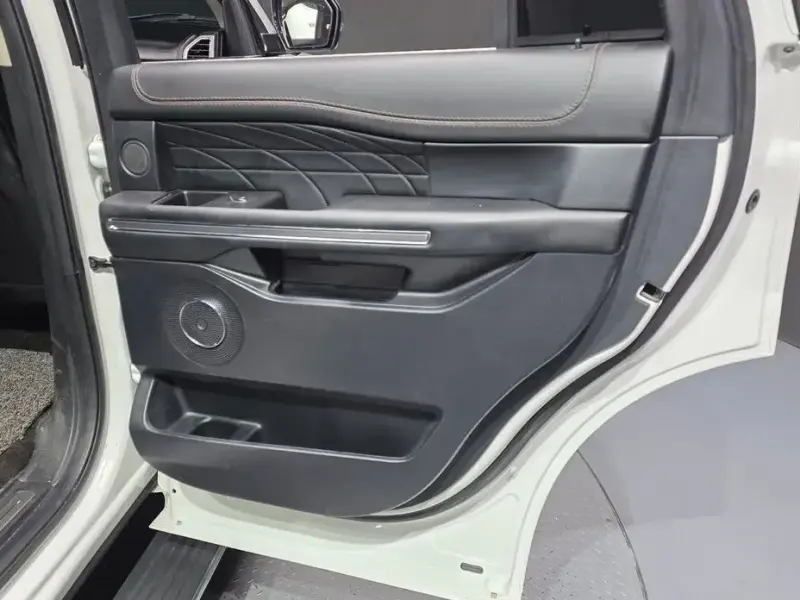 2021 Ford Expedition с пробегом 95 383 км