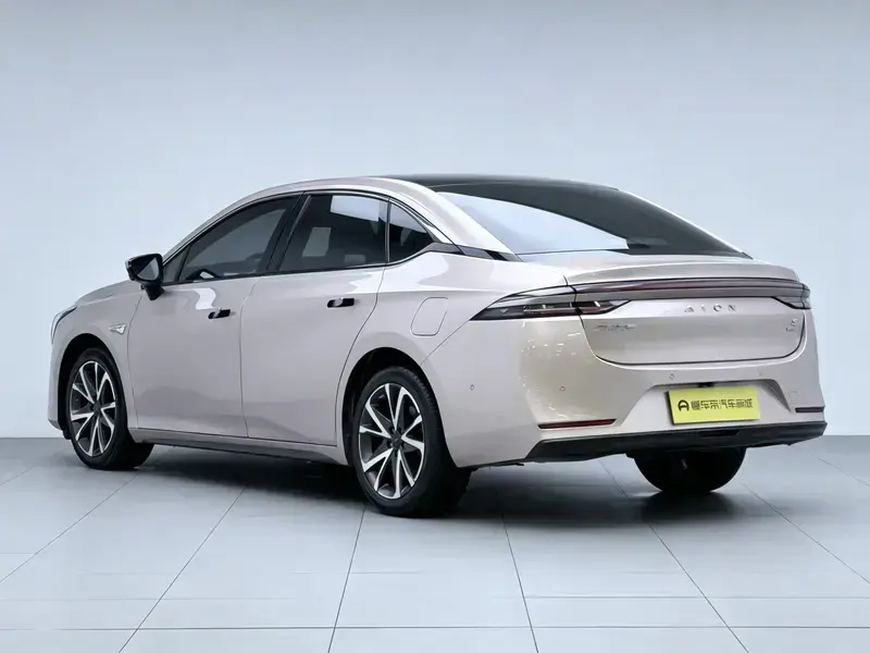 2022 Aion S с пробегом 65 700 км