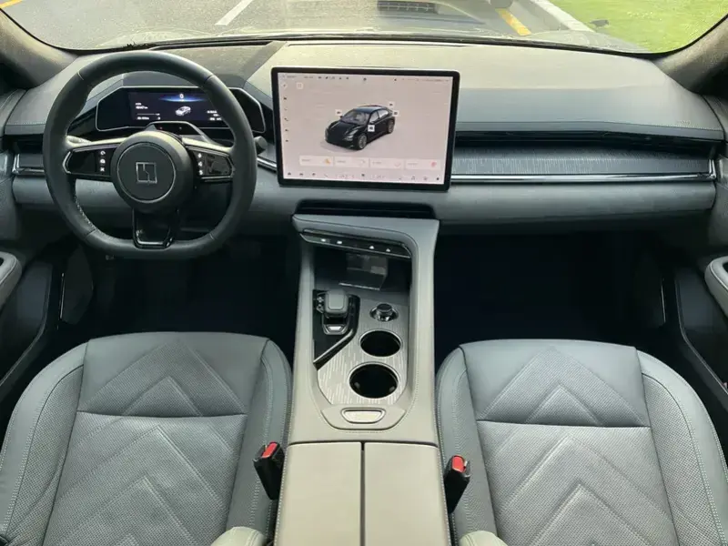 2023 Zeekr 001 с пробегом 45 000 км
