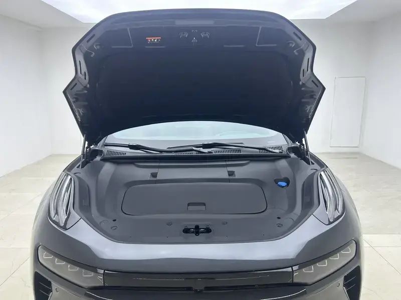 2026 Zeekr 001 с пробегом 17 500 км