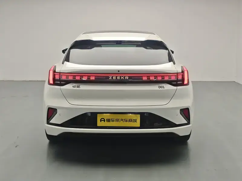 2024 Zeekr 001 с пробегом 20 300 км