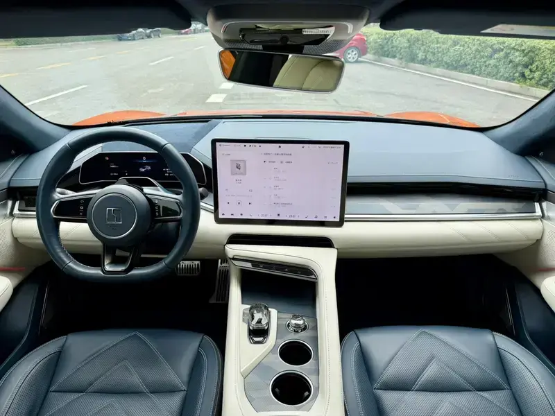 2023 Zeekr 001 с пробегом 77 800 км