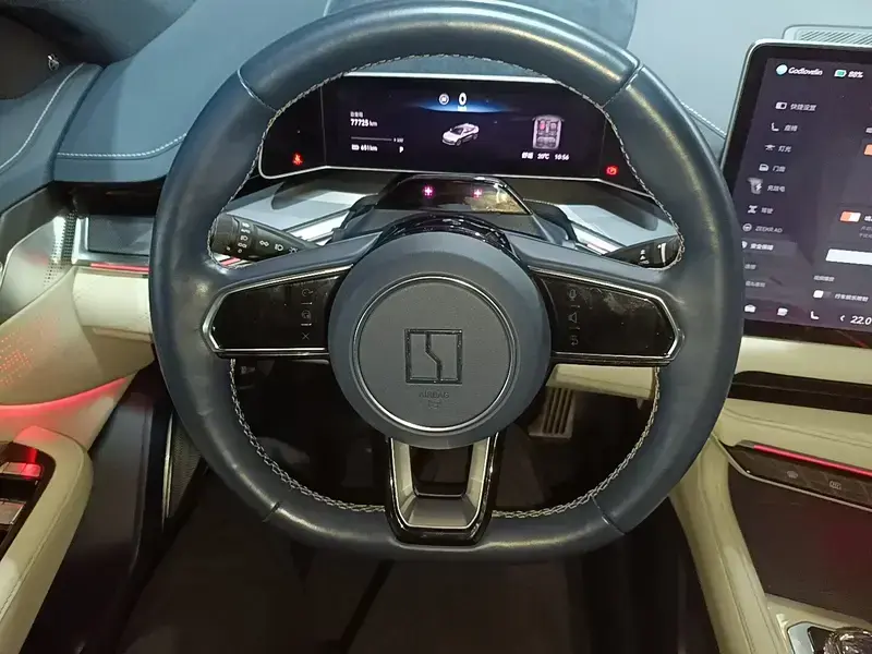 2023 Zeekr 001 с пробегом 77 800 км