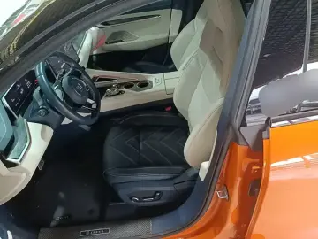 2023 Zeekr 001 с пробегом 77 800 км