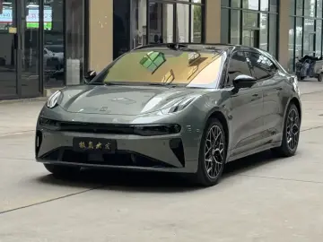 2024 Zeekr 001 с пробегом 61 000 км