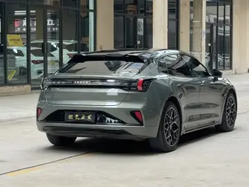 2024 Zeekr 001 с пробегом 61 000 км