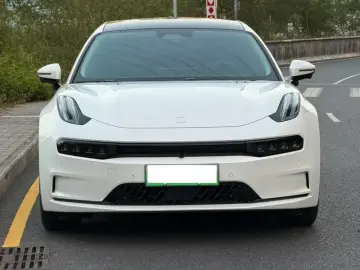 2023 Zeekr 001 с пробегом 7 500 км