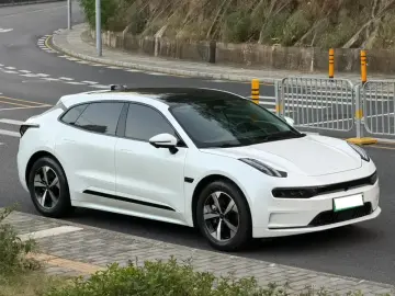 2023 Zeekr 001 с пробегом 7 500 км