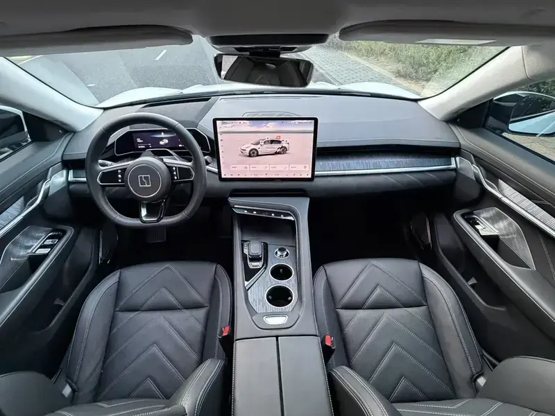 2023 Zeekr 001 с пробегом 7 500 км