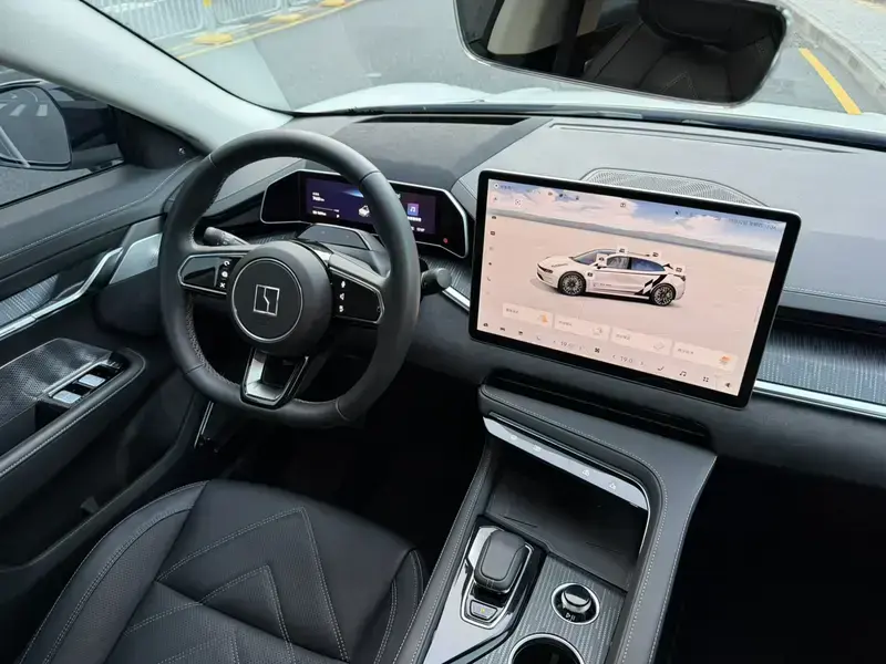 2023 Zeekr 001 с пробегом 7 500 км