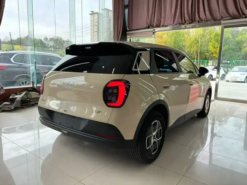 2025 Aion UT с пробегом 21 000 км