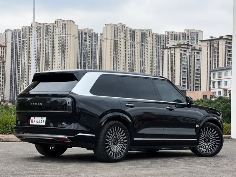2025 Zeekr 9X с пробегом 17 000 км