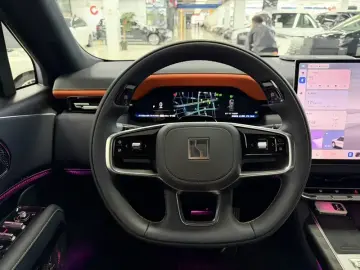 2025 Zeekr 9X с пробегом 4 000 км