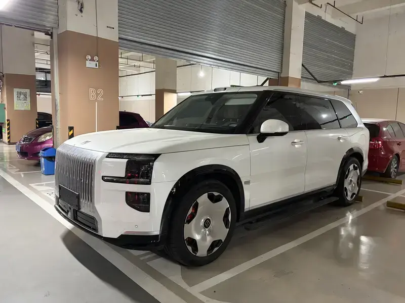 2025 Zeekr 9X с пробегом 28 000 км