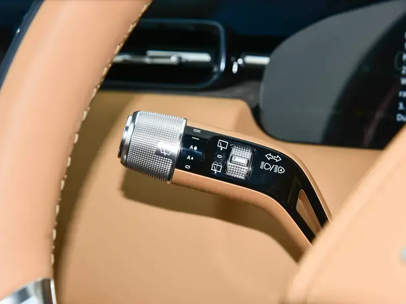 2025 Zeekr 9X с пробегом 12 700 км
