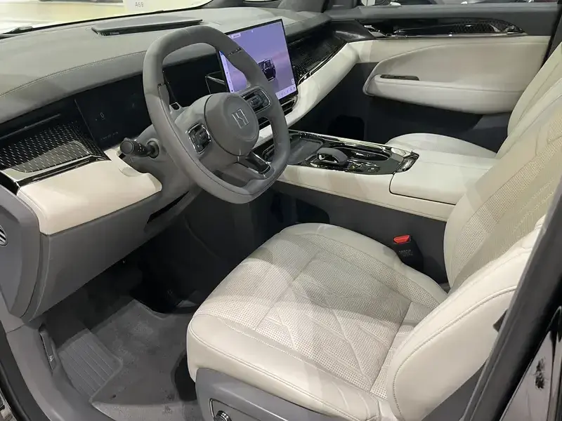 2025 Zeekr 009 с пробегом 35 000 км