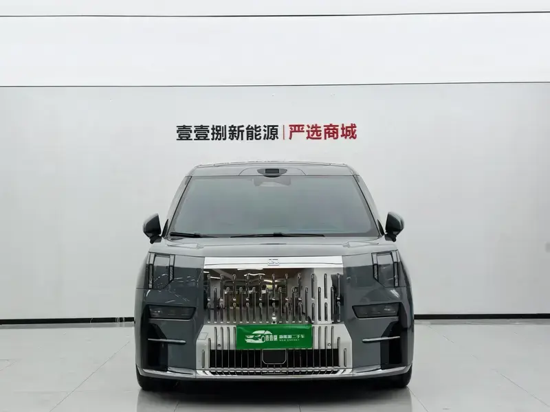 2024 Zeekr 009 с пробегом 45 000 км