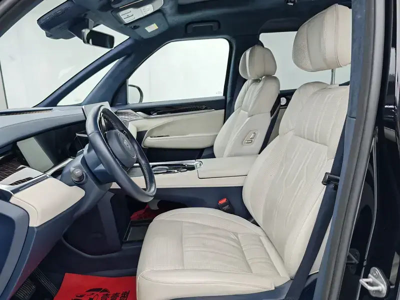 2023 Zeekr 009 с пробегом 58 000 км
