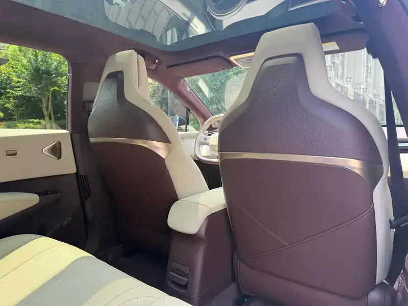2025 Zeekr X с пробегом 17 700 км