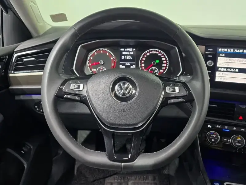 2020 Volkswagen Jetta с пробегом 83 356 км