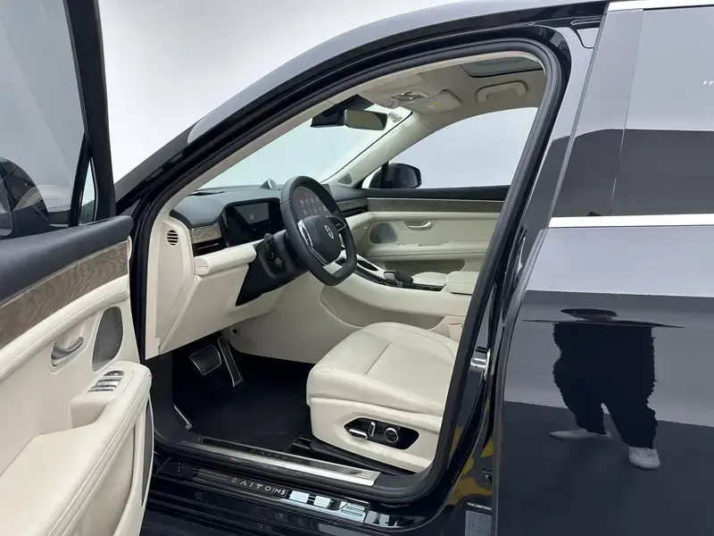 2022 Aito M5 с пробегом 72 200 км