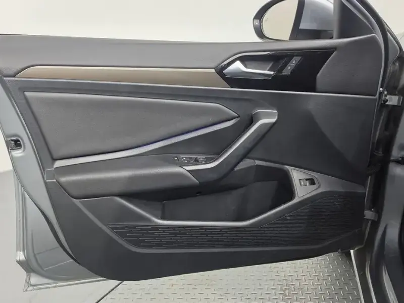 2021 Volkswagen Jetta с пробегом 40 645 км